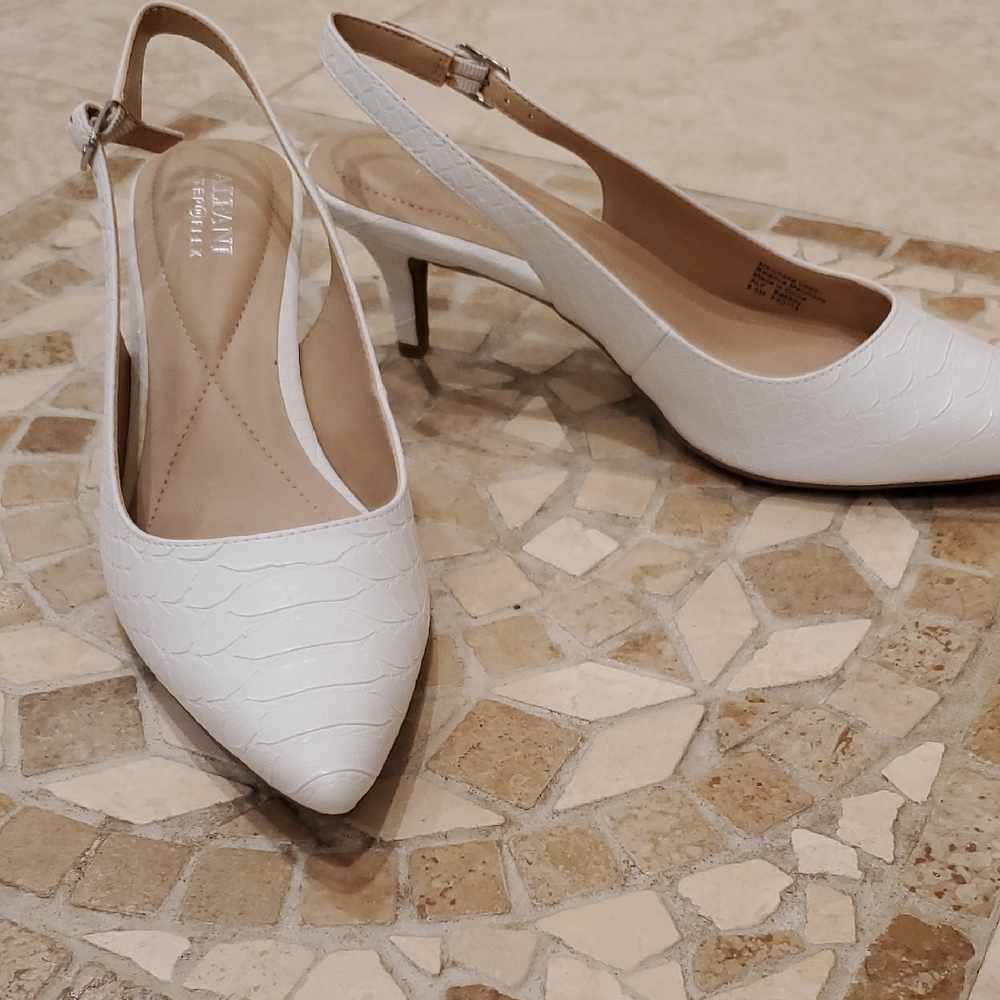 Alfani Step Flex, Elegant White Leather Pumps, Slingback. Never Worn
